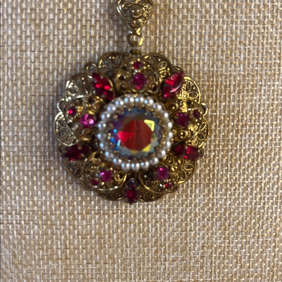 Western Germany Gold, Red Crystal, Pearl Necklace, Brooch, and Earrings - Picture 12 of 12